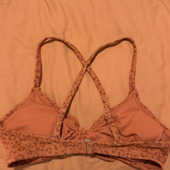 Bikini - Picture 3 of 3